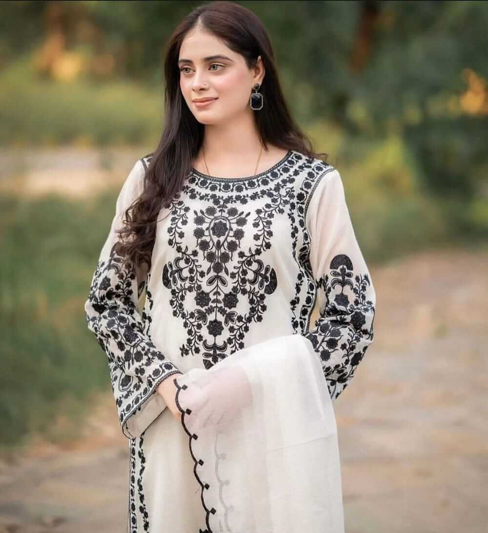 3 Piece Unstitched Heavy Embroidered Lawn Suit with Embroidered Chiffon Dupatta